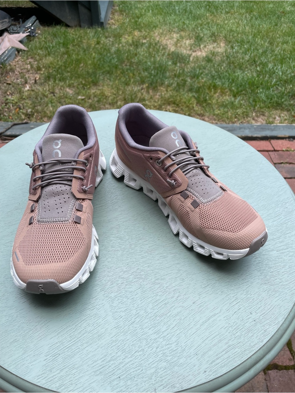 On Cloud (OC) Women’s Athletic Shoes in Dusty Rose and White